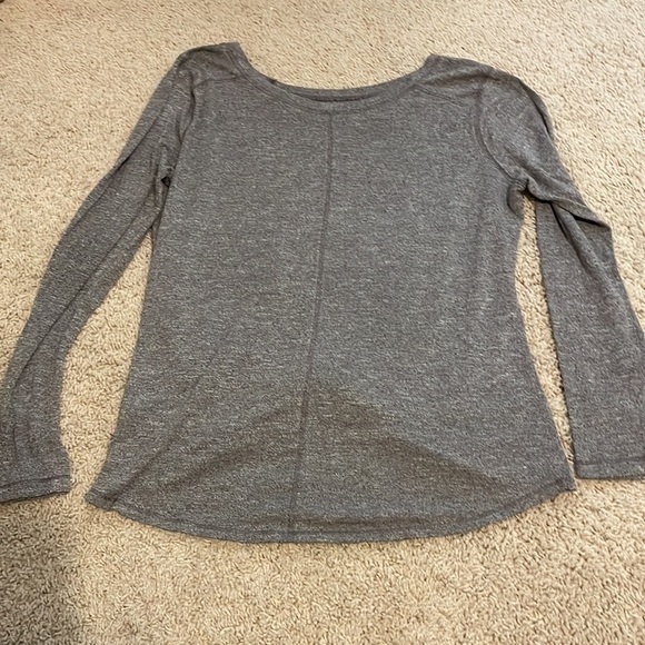 Zella L charcoal gray long sleeve top with twist bottom - Picture 10 of 10